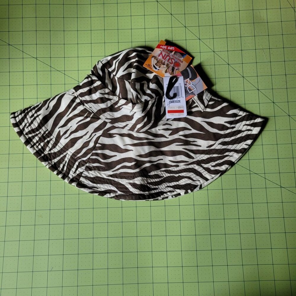 NWT's DY Brown & Off-White Zebra Print Bucket Sun Hat